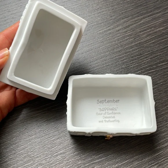 Precious moments trinket box - Picture 6 of 6